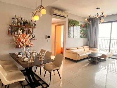 Apartment mit drei Schlafzimmern und Balkon — Dear You, Apartment! Saigon - Rivergate Building